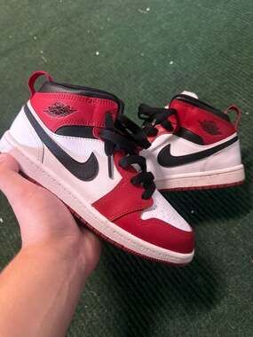 Jordan Air Jordan 1 Mid PS Chicago Sneakers 3 Youth/ 4.5 Women